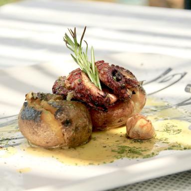 Octopus with Potetos